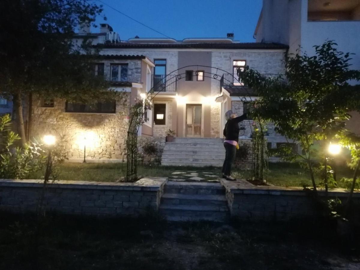 Sena Apartment *