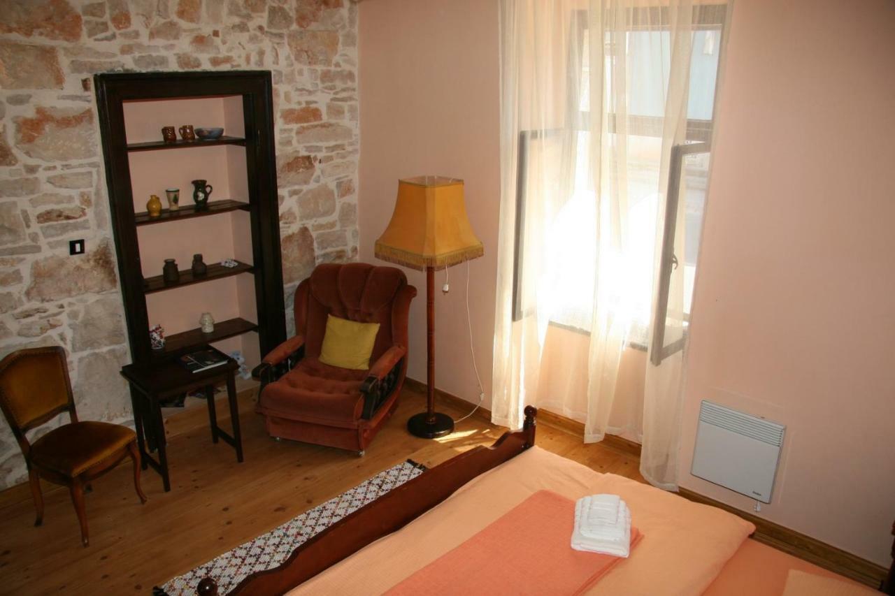Sena Apartment *